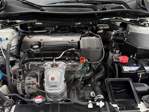 Used 2017 Honda Accord Sport image 9
