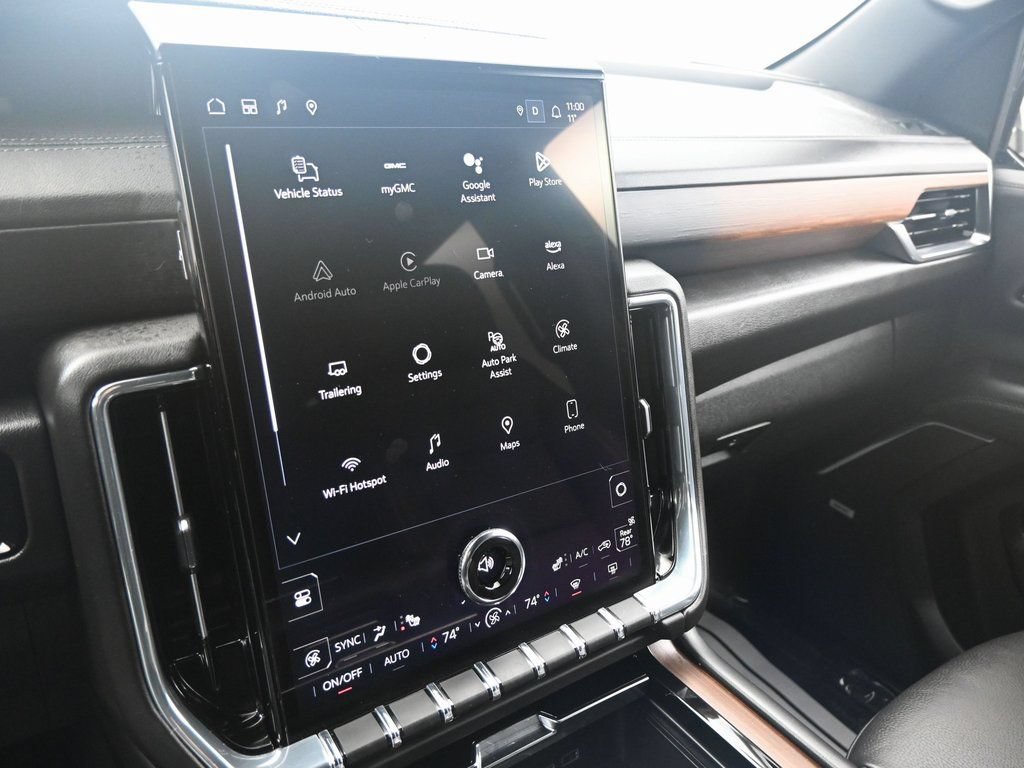 Used 2025 GMC Yukon Denali AWD/4WD image 14