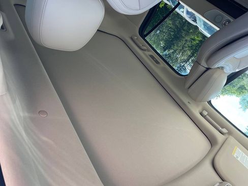 Used 2021 Lincoln Navigator L Reserve w/ Luxury Package AWD/4WD image 18