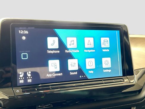 Used 2025 Volkswagen Atlas SE AWD/4WD image 16