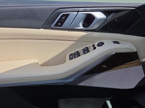 Used 2021 BMW X5 xDrive40i w/ M Sport Package image 42