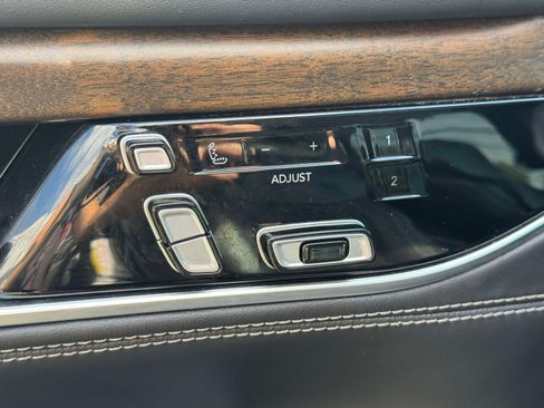 Used 2022 Jeep Grand Wagoneer Series I AWD/4WD image 18