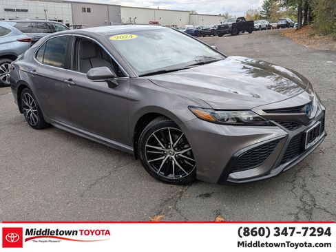 Certified 2024 Toyota Camry SE image 1