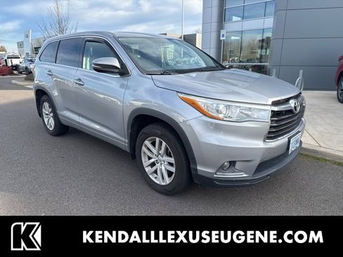 Used 2015 Toyota Highlander LE image 1