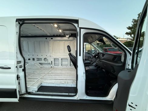 Used 2023 Ford Transit 250 Medium Roof AWD image 19