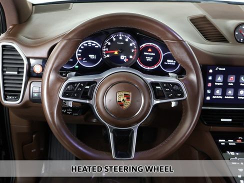 Used 2023 Porsche Cayenne Platinum Edition image 9