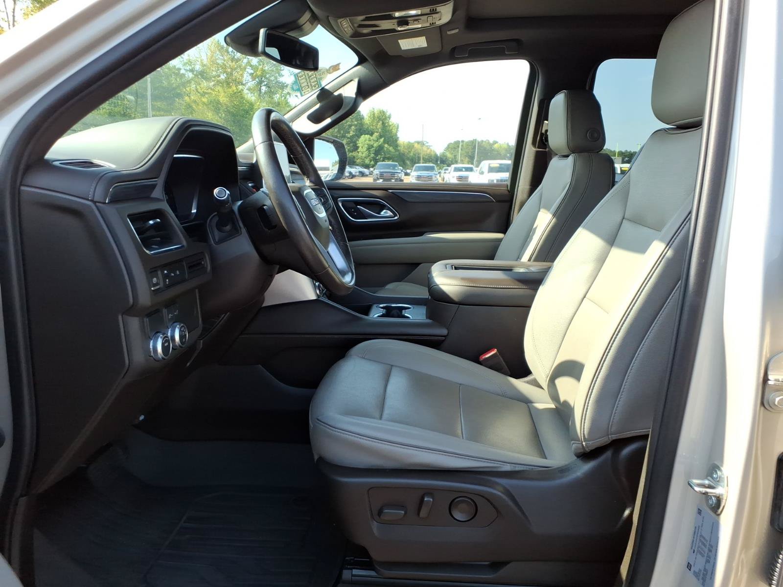 Used 2023 GMC Yukon XL SLT RWD image 19