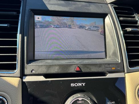 Used 2017 Ford Taurus Limited image 21