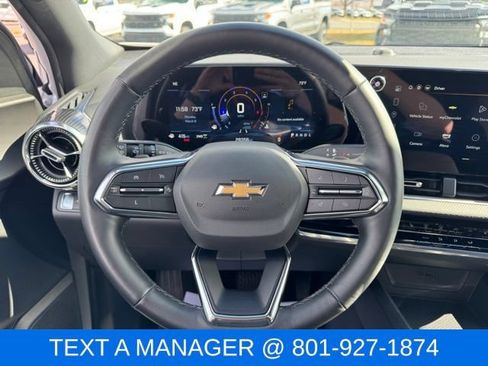 Used 2025 Chevrolet Equinox LT AWD/4WD image 14