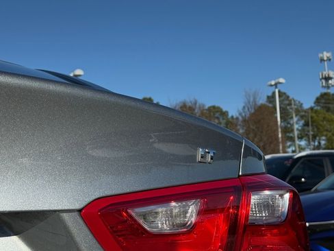 Used 2024 Chevrolet Malibu LT image 9