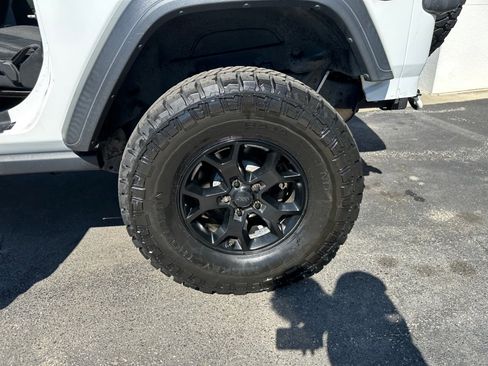 Used 2020 Jeep Wrangler Sport image 26