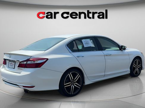 Used 2016 Honda Accord Sport image 5