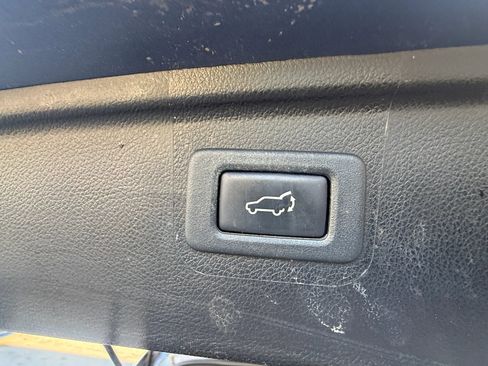 Used 2016 Subaru Outback 2.5i Limited AWD/4WD image 24