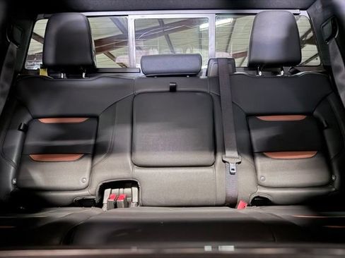 Used 2024 GMC Sierra 2500 AT4 w/ Technology Package AWD/4WD image 19