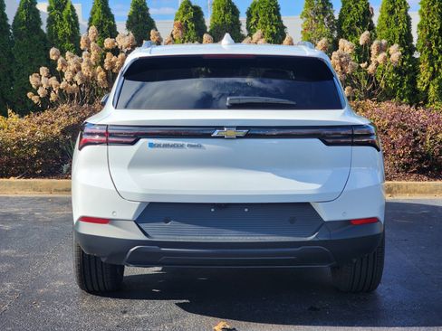 New 2026 Chevrolet Equinox EV LT image 8