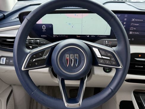 Used 2025 Buick Enclave Avenir image 13