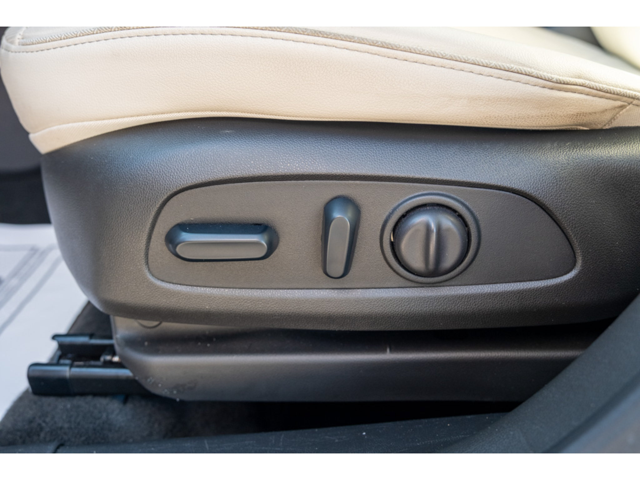 Used 2025 Buick Encore GX Sport Touring w/ Comfort Package AWD/4WD image 15