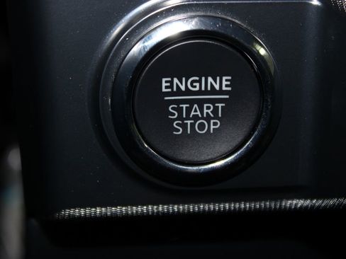 Used 2025 Ford F150 Platinum image 43