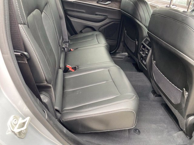 Used 2023 Jeep Grand Cherokee Limited AWD/4WD image 32