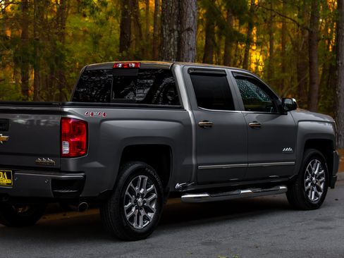 Used 2017 Chevrolet Silverado 1500 High Country image 50