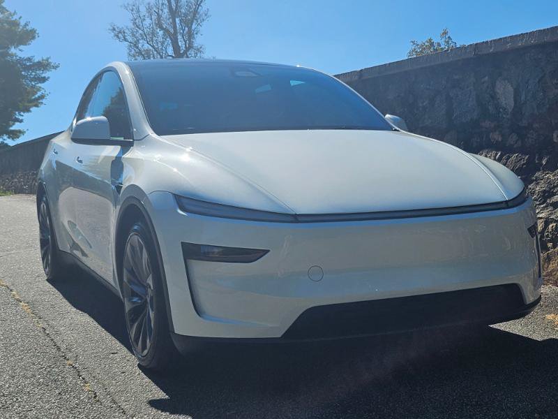 Used 2026 Tesla Model Y AWD image 12