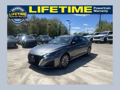 Used 2024 Nissan Altima 2.5 SV AWD/4WD image 1