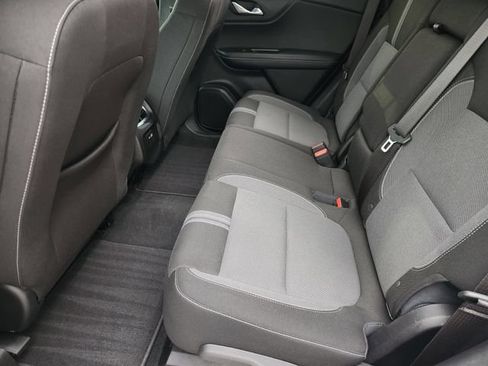 Used 2025 Chevrolet Blazer LT FWD image 24