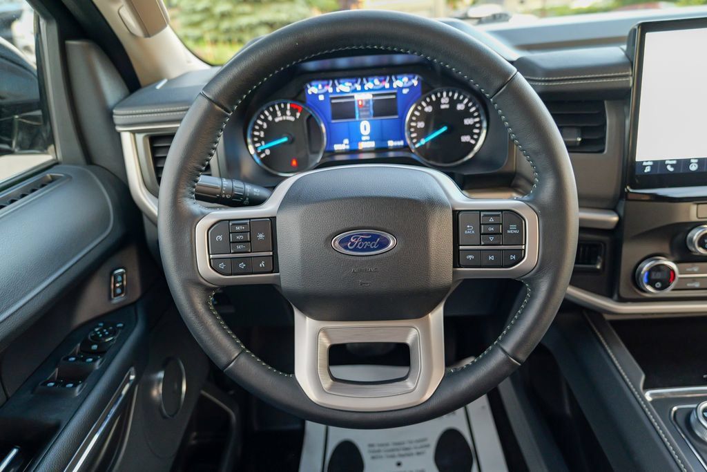 Used 2023 Ford Expedition XLT AWD/4WD image 42