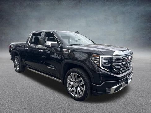 Used 2024 GMC Sierra 1500 Denali w/ Denali Reserve Package AWD/4WD image 4