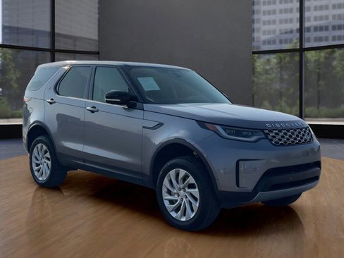 Used 2024 Land Rover Discovery S image 7