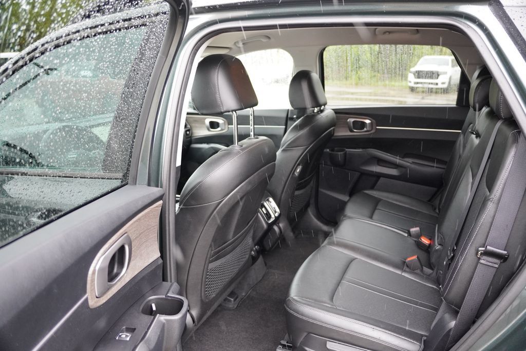 Certified 2022 Kia Sorento S AWD/4WD image 16