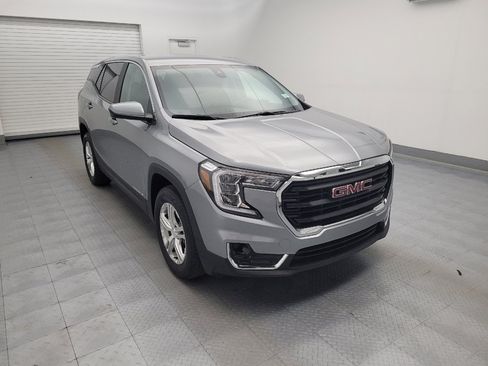Used 2024 GMC Terrain SLE AWD/4WD image 13