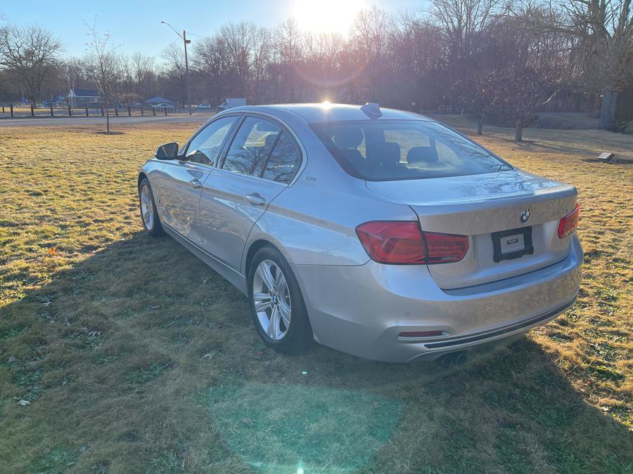 Used 2017 BMW 330e w/ Technology Package RWD image 15