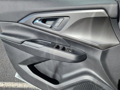 New 2026 Chevrolet Equinox EV LT image 6