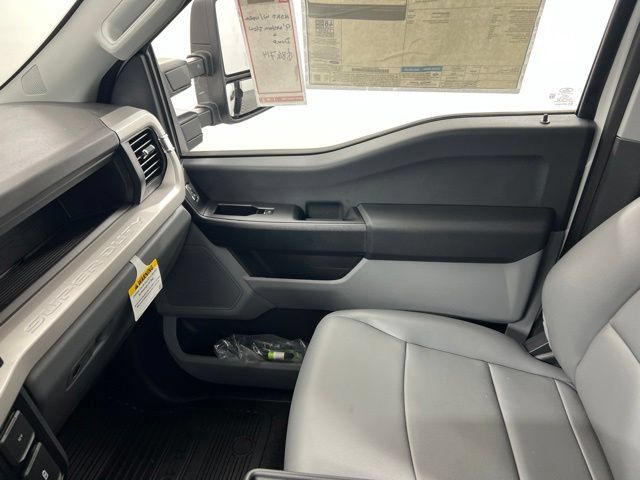 New 2025 Ford F350 XL w/ XL Chrome Package AWD/4WD image 15