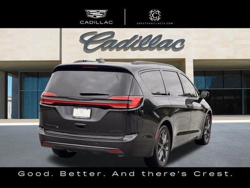 Used 2025 Chrysler Pacifica Limited FWD image 3