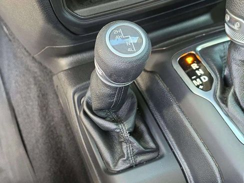 Used 2020 Jeep Gladiator Sport AWD/4WD image 28