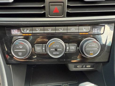 Used 2021 Volkswagen Jetta SE FWD image 19