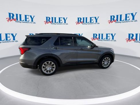 New 2026 Ford Explorer Active w/ Active Comfort Package image 8