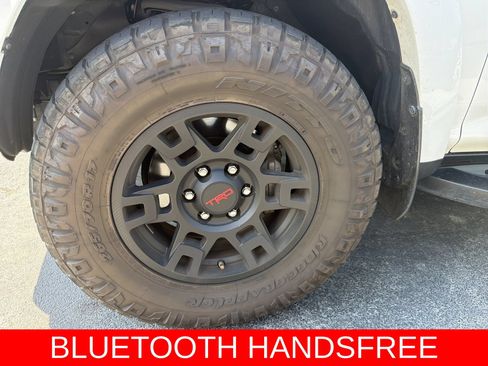 Used 2020 Toyota 4Runner SR5 Premium w/ Moonroof Package AWD/4WD image 4