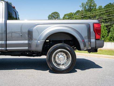 Used 2022 Ford F450 Platinum w/ FX4 Off-Road Package AWD/4WD image 16