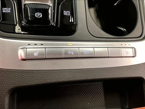 Used 2026 Kia Carnival EX FWD image 34