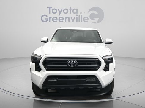 Used 2024 Toyota Tacoma SR5 w/ SR5 Upgrade Package RWD image 21