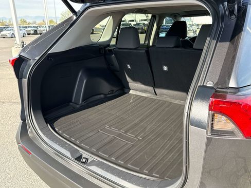 Used 2021 Toyota RAV4 XLE w/ Convenience Package image 15