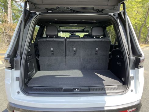 New 2026 Jeep Grand Wagoneer Limited AWD/4WD image 48