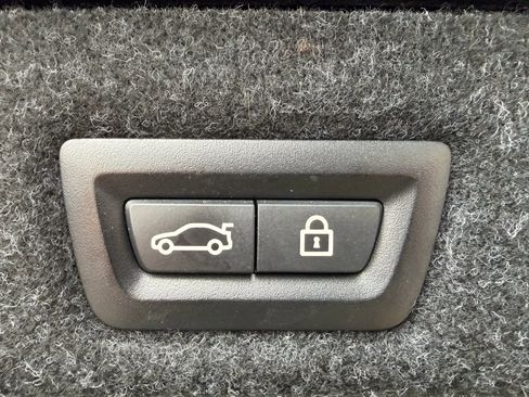 Used 2020 BMW 530i xDrive w/ Convenience Package image 28