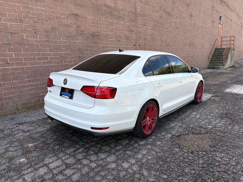 Used 2017 Volkswagen Jetta GLI image 5