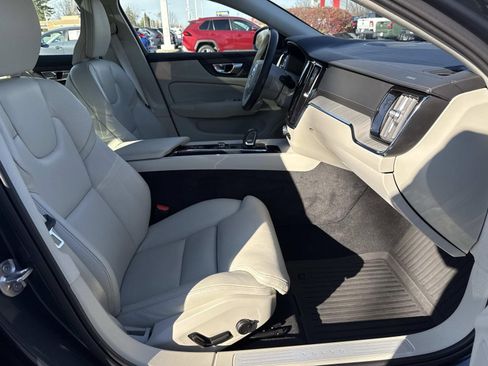 Used 2024 Volvo S60 B5 Ultimate w/ Climate Package image 25