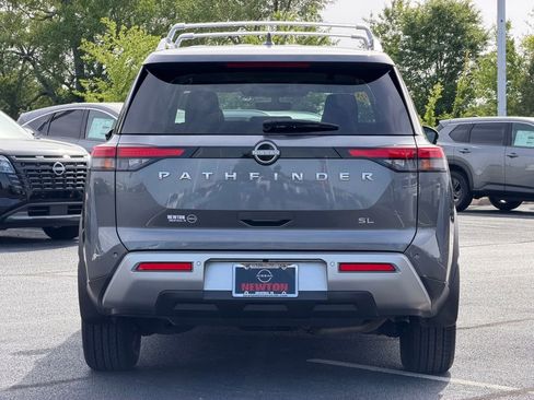 Used 2025 Nissan Pathfinder SL w/ Cargo Package FWD image 6