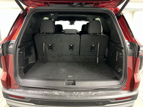 New 2025 Chevrolet Traverse LT image 25